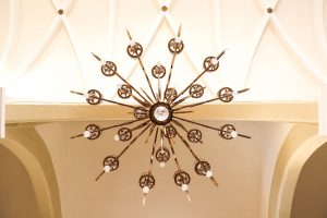 Photo "Petal Blooming Chandelier Suitable for Romantic Dining Rooms"