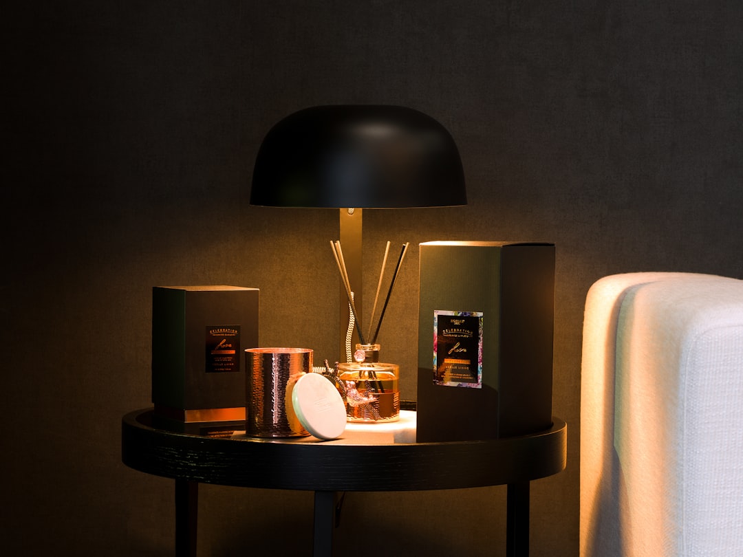 Photo Apricot Acrylic Bedroom Table Lamp