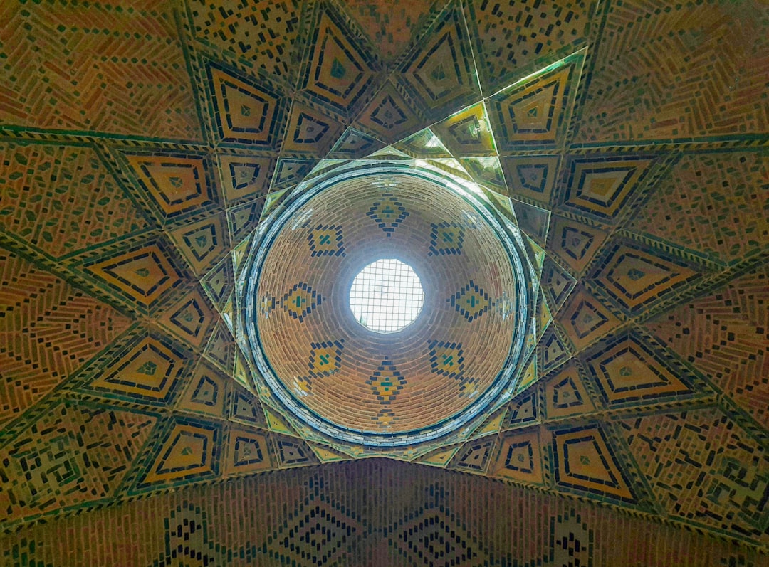 Photo geometric pendant light