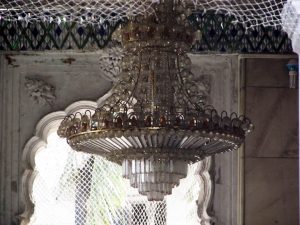 Photo bird chandelier